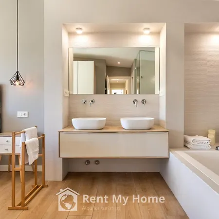 Moderno Chalet, Spa, Wifi, Parking, Recinto Privado Y Exclusivo 別荘 ヒホン
