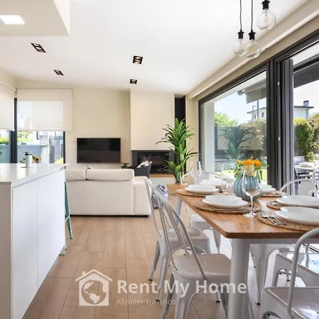 Moderno Chalet, Spa, Wifi, Parking, Recinto Privado Y Exclusivo 別荘 ヒホン
